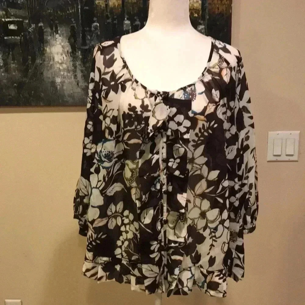 Susan Graver Sheer Floral Top with Ruffle Hem- Size 2X